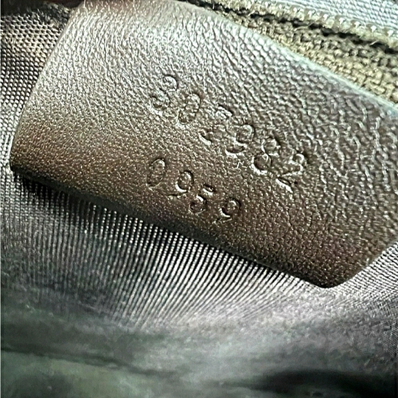 GUCCI AUTHENTIC COATED LEATHER MONOGRAM CANVAS WALLET  EUC - Picture 12 of 12